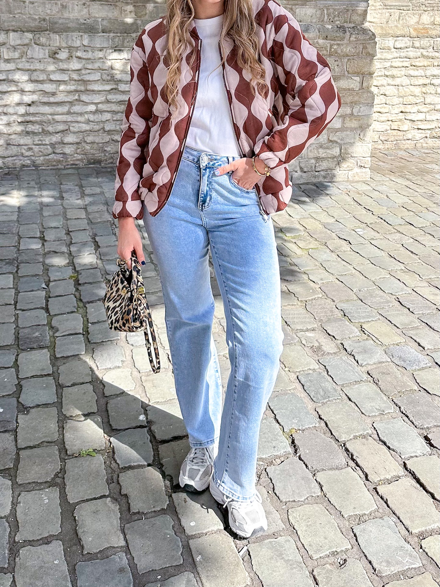 Wavy bomber brown
