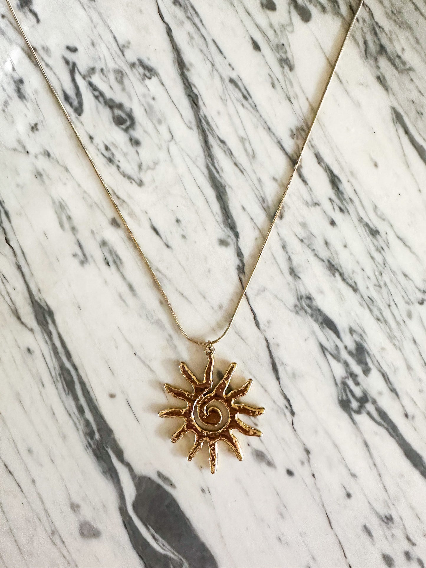 Neverending sunshine lange statement ketting goud