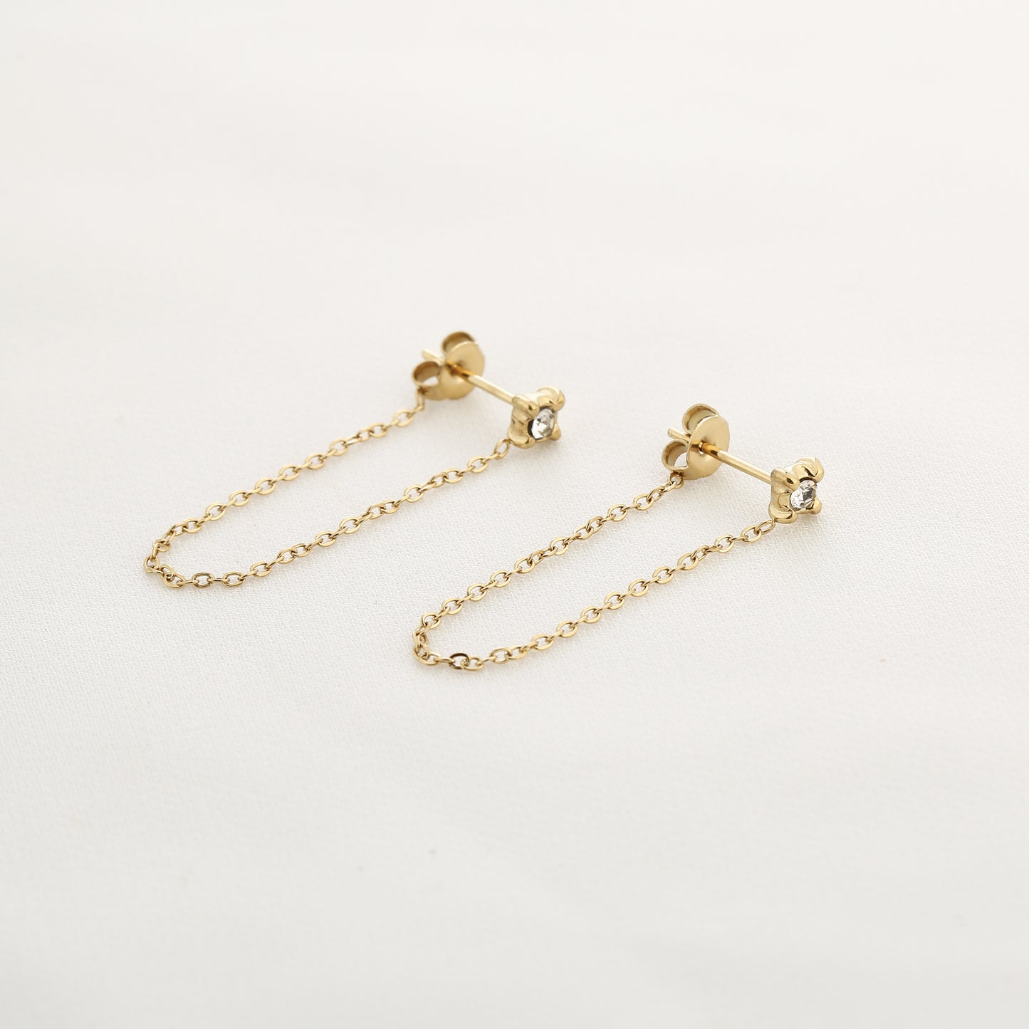 Nikkie studs met ketting