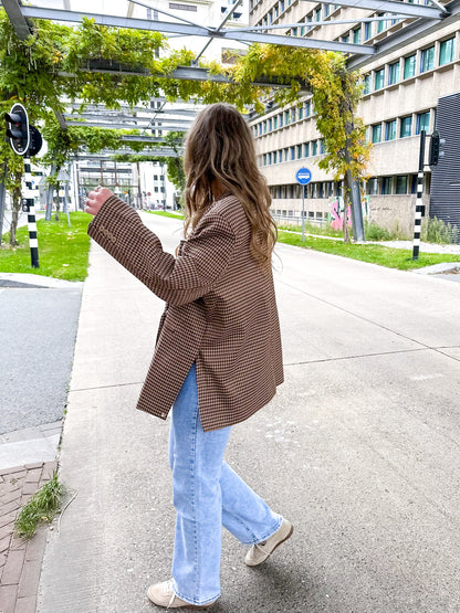 Boxy oversized blazer checkered bruin