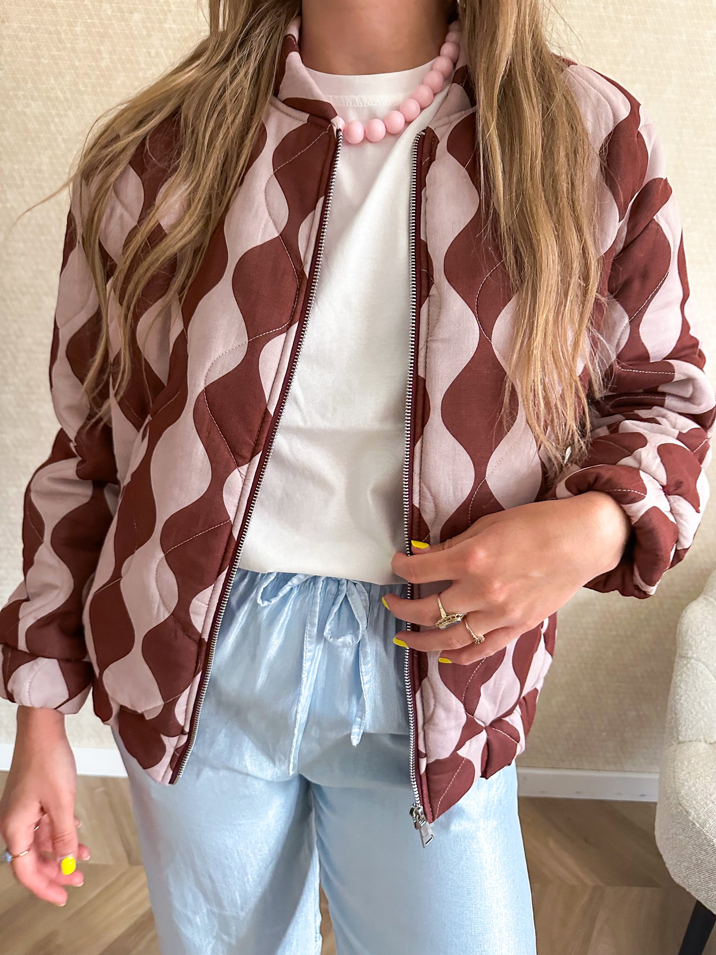 Wavy bomber brown