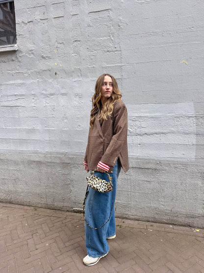 Boxy oversized blazer checkered bruin