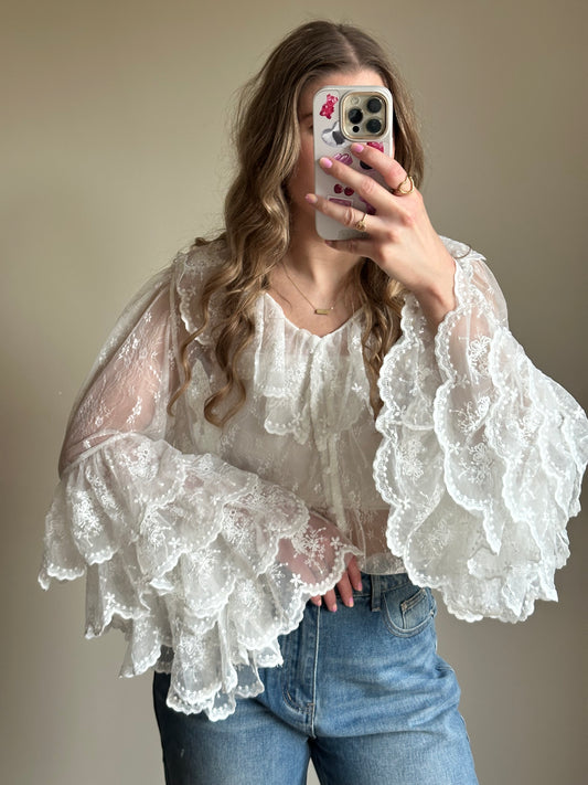 Bonnie kanten top met ruffles