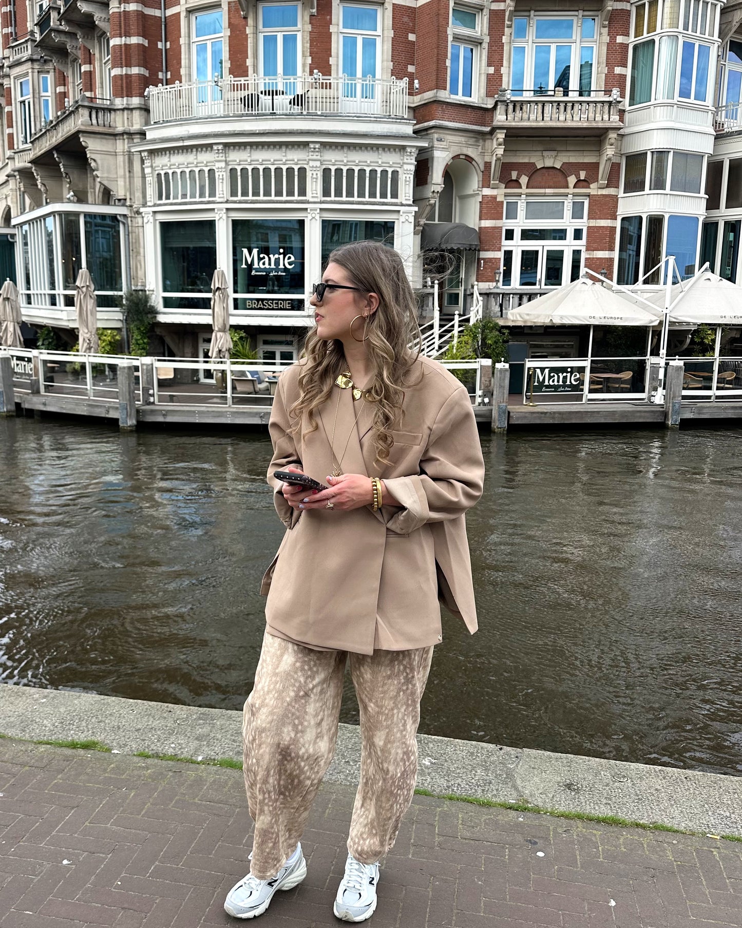 Boxy oversized blazer camel