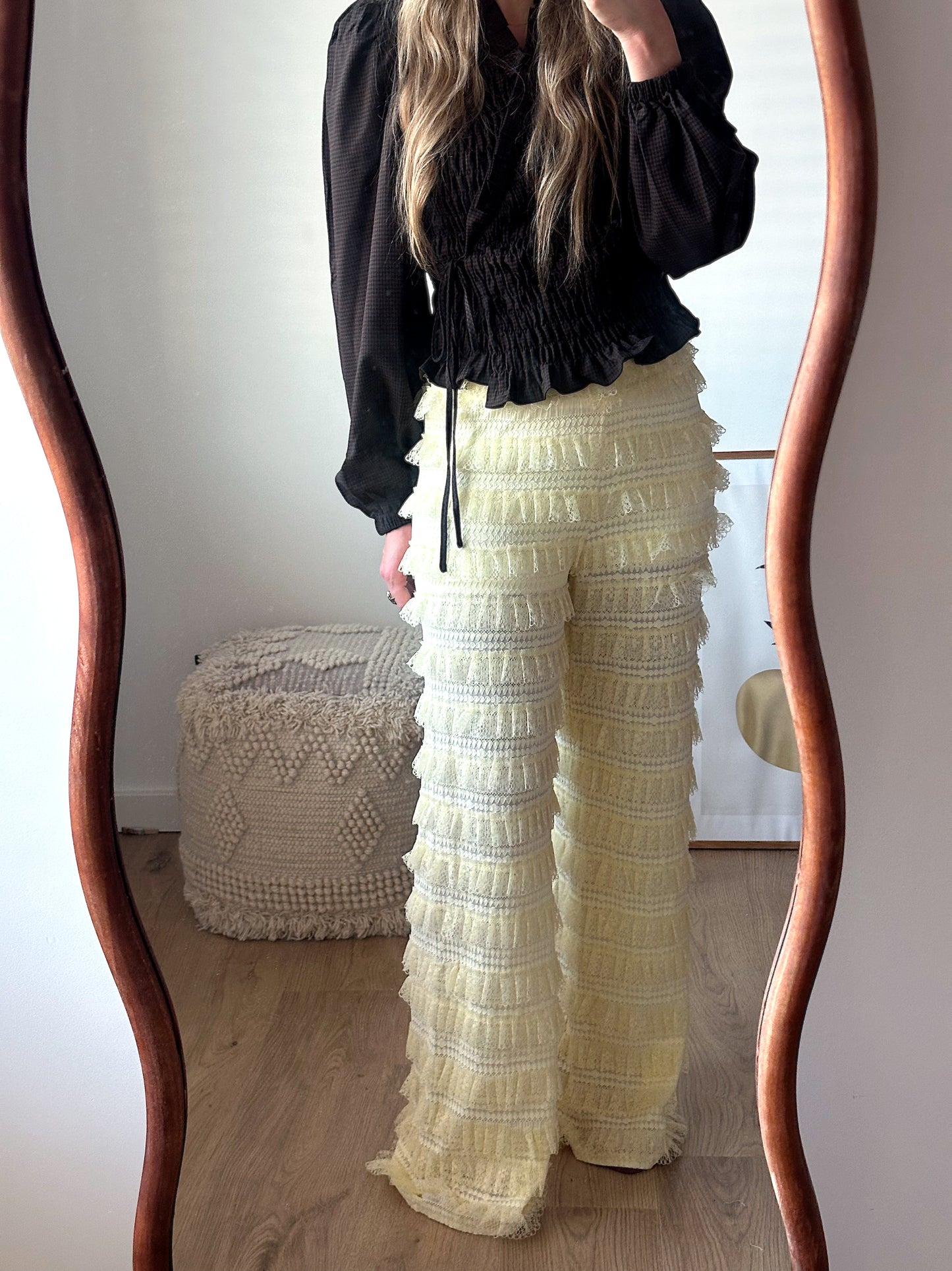 Harper & Yve LO ruffle pants almond oil