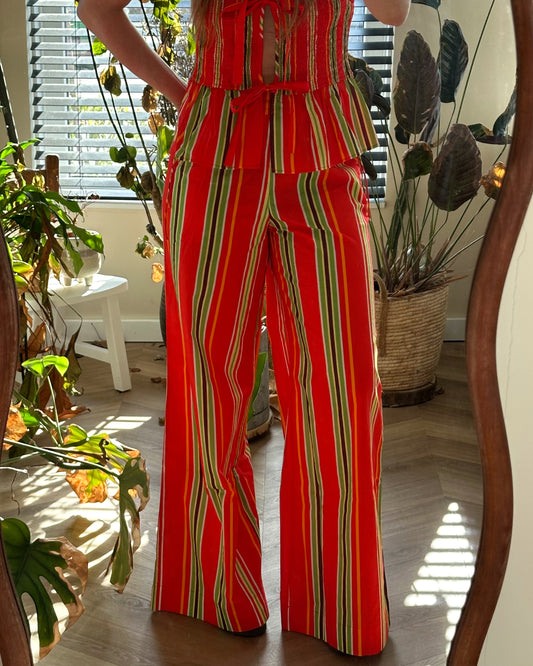 Harper and Yve Meike summer broek is rood met groen, bruin en oranje strepen