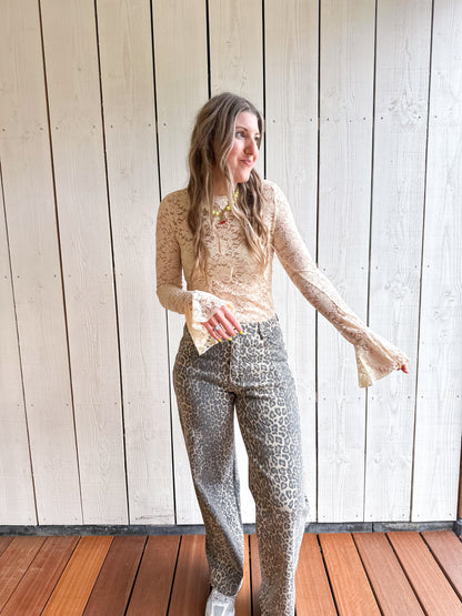 Lace top creme