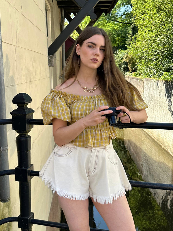 Sam top off shoulder ruitjes yellow