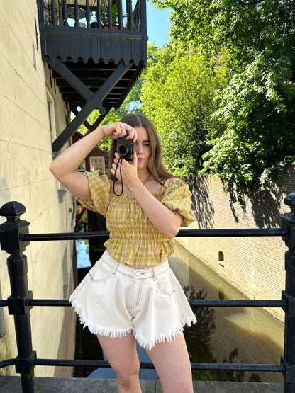 Sam top off shoulder ruitjes yellow