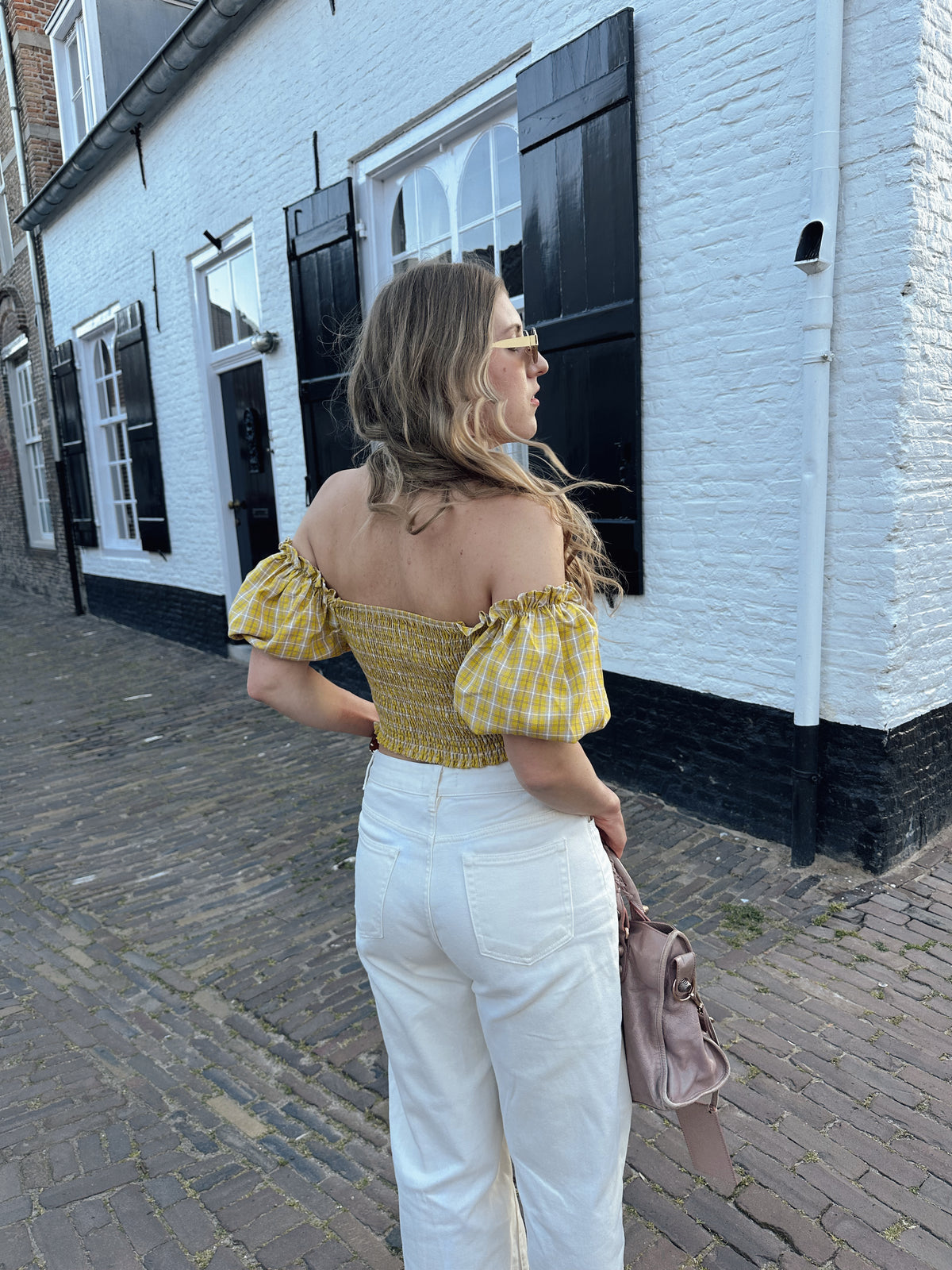 Sam top off shoulder ruitjes yellow