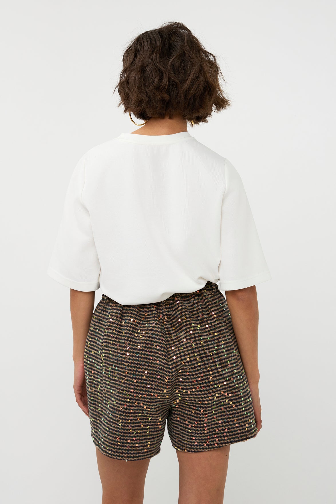 Studio Amaya Glow short checkered brown